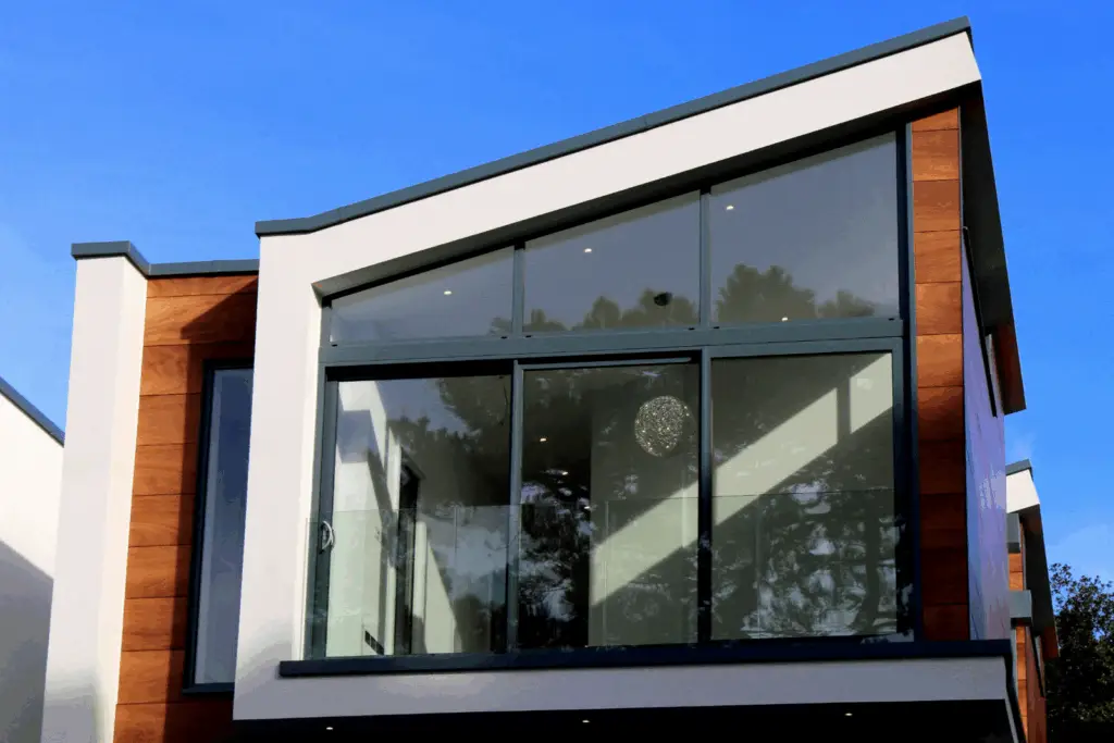 Extension de maison avec grande verrière moderne